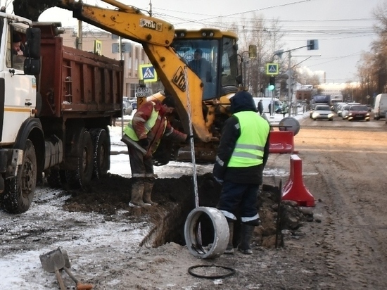 Ремонт ливневки завершили на перекрестке улиц Козленская и Предтеченская в Вологде