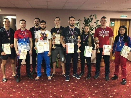 Волгоградские кикбоксеры привезли медали Кубка России