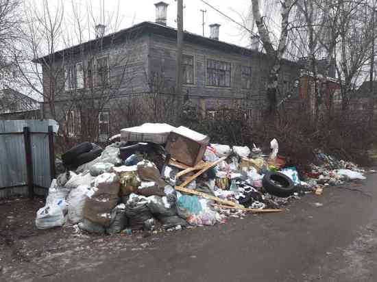 На улице Зимней в Кирове горожане живут среди крыс и свалок