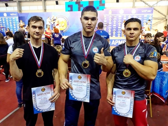 Армрестлеры из Ульяновска взяли «золото» на чемпионате ПФО