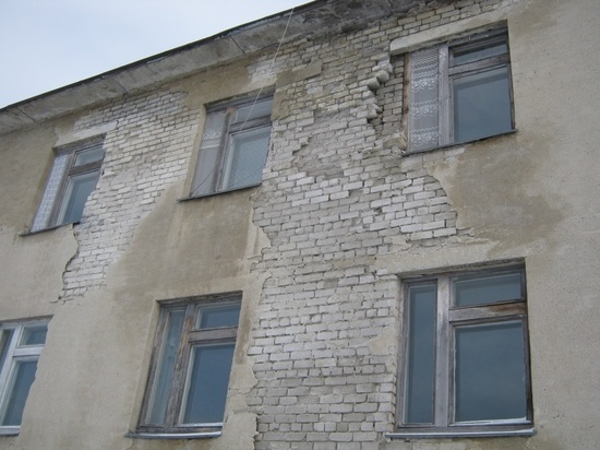 В стационаре больницы в Донском могут вывалиться окна
