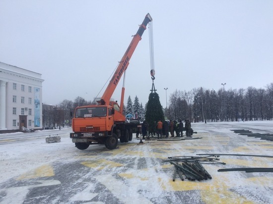 Соборную площадь Ульяновска украсит главная новогодняя елка