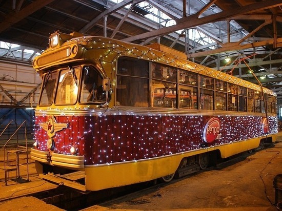 Новогодний трамвай пущен по городскому кольцу