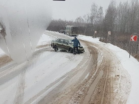 В Тверской области московский пассажирский автобус попал в ДТП