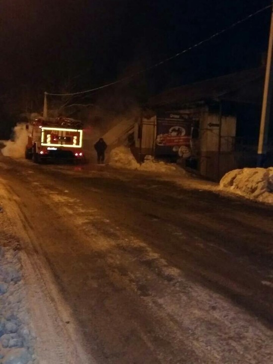 Ночной пожар уничтожил кузбасское кафе