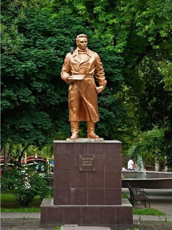 В Екатеринбурге может появиться памятник летчику Чкалову