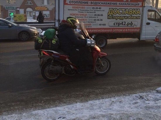 Мотоциклист решил проехать по Кемерову в мороз