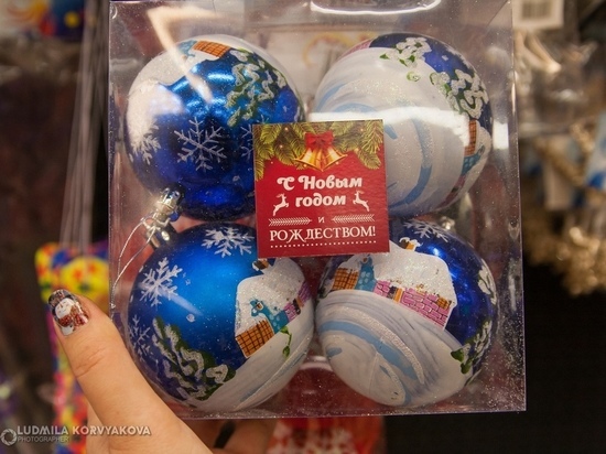 Где и за сколько в Петрозаводске можно купить игрушки для новогодней ёлки