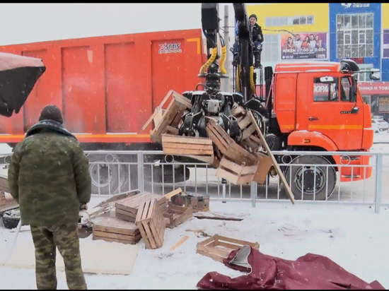 Прилавки уличной торговли снесли в Ульяновске КАМАЗами