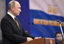 На приеме в честь 25-летия Конституции, который прошел 12 декабря в Кремле, лидеры думских фракций попросили Владимира Путина возобновить регулярные встречи с ними