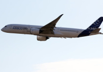 Пассажирский лайнер российского авиаперевозчика «Уральские авиалинии» при взлете ударился хвостовой частью о взлетно-посадочную полосу (ВВП), передает «Интерфакс»