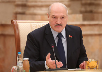 Президент Белоруссии Александр Лукашенко заявил, что под предлогом "глубокой интеграции" Москва хочет включить республику в состав Российской Федерации