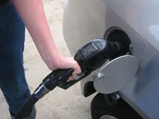 Ямальцев возмутила разница в цене на бензин между двумя городами