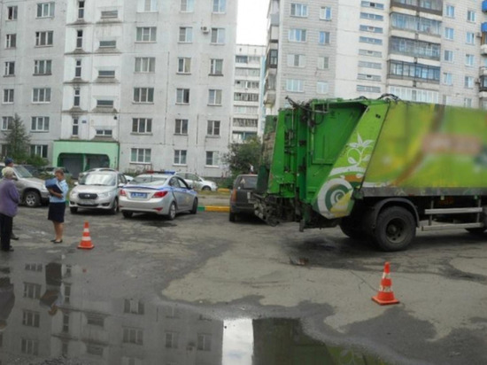 Водитель мусоровоза в Новокузнецке пойдёт под суд за гибель женщины