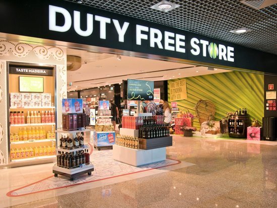 Правительство разрешило магазины беспошлинной торговли в аэропорте Пскова