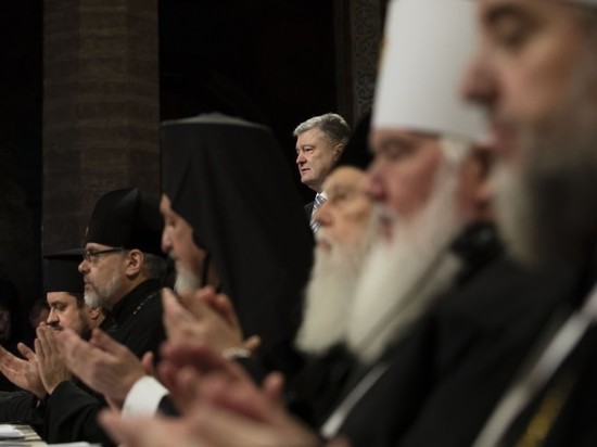 Порошенко объявил о состоявшемся учреждении автокефальной Украинской православной церкви
