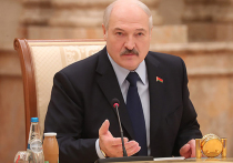 Президент Белоруссии Александр Лукашенко, как сообщили источники белорусскому изданию "Наша Нива", провел с высшими чиновниками страны секретное совещание, на котором обсуждалось давление на страну со стороны России