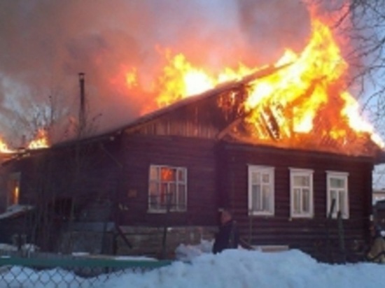 В Вичуге сгорел частный дом с пристройками