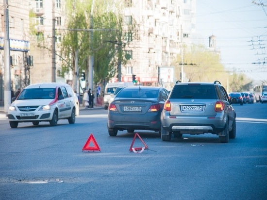 ДТП в Волжском: 13-летний пассажир ВАЗа в больнице