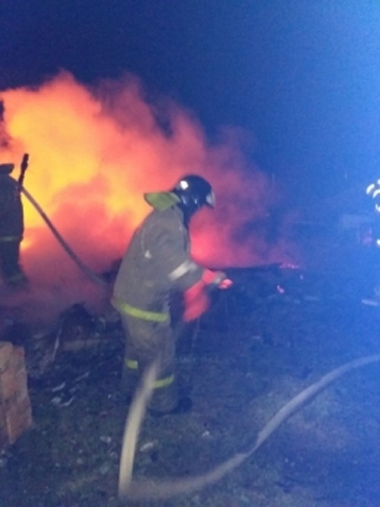 Попариться не удалось: в Некрасовском районе сгорела частная баня