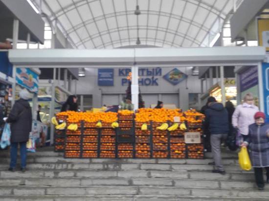 Мандариновая лихорадка: торговцы заблокировали Куйбышевский рынок