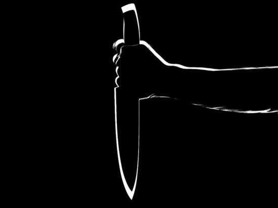 В Улан-Удэ девушка ударила ножом своего сожителя