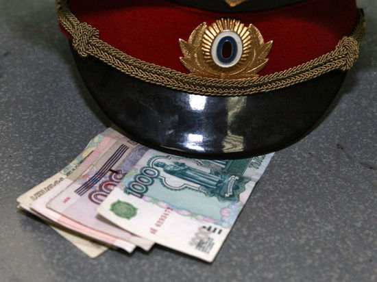 Работника ритуальных услуг осудят в Саранске за подкуп полицейского