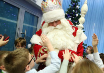 В одном из детских садов в Ленинском районе Кемерово скончался мужчина, игравший роль Деда Мороза