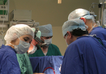 Удалить раковую опухоль на щитовидной железе через разрез за …ухом сумели хирурги МГМУ имени Сеченова