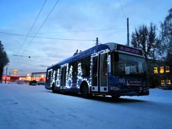 Новогодний троллейбус вышел на линию в Калуге
