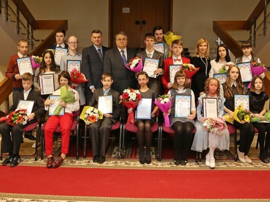 Дети-инвалиды получили именные стипендии в Нижегородской области