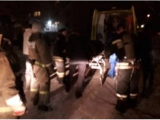 Пожарные спасли хозяина горящей квартиры в Тверской области
