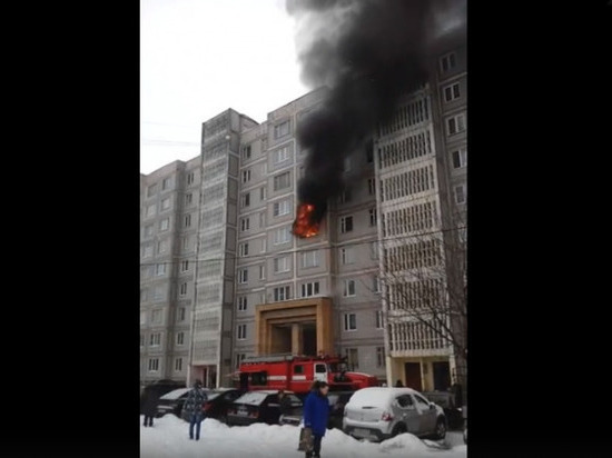 Пожарные дознаватели и следователи СК выясняют причины пожара в жилом доме на ул. Пушкина