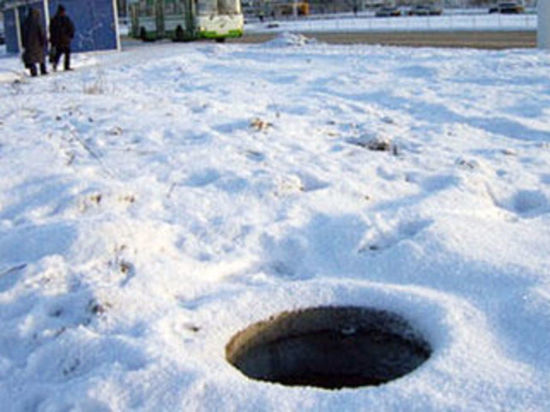 Назад, в 90-е: в Иванове резко возросло количество краж канализационных люков