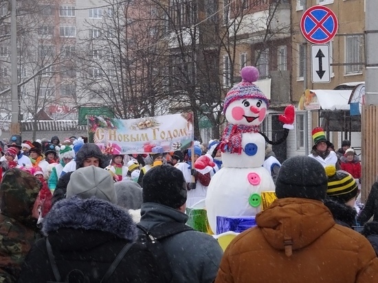 В Тутаеве прошло шествие снеговиков «СнегоБум» (видео)