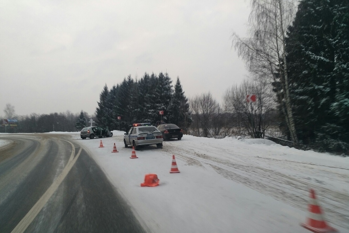 Автовокзал тверь конаково. ДТП В Тверской области Конаково. Поселок Озерный Тверская область ДТП. Авария в Конаково на Карачаровском повороте вчера.