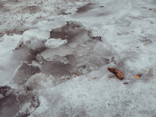 Снегоход с людьми провалился на Беловском водохранилище в Кузбассе