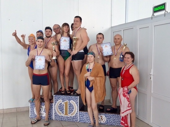 В умении плавать соревновались сотрудники ульяновских министерств