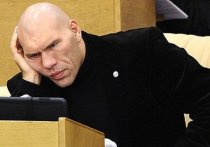 Депутат Госудумы Николай Валуев посетовал на дебилизм отечественных чиновников