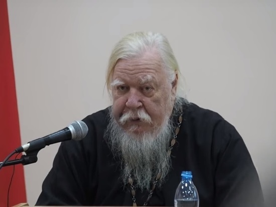 Протоиерей РПЦ обругал Украину: «У церкви Порошенко ничего нет, кроме параши»