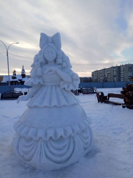 Снежный городок на Шахтеров в Кемерове откроют позже