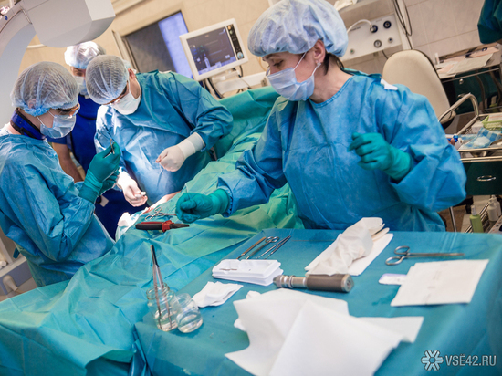 Кузбасские хирурги научились делать операции монодоступом