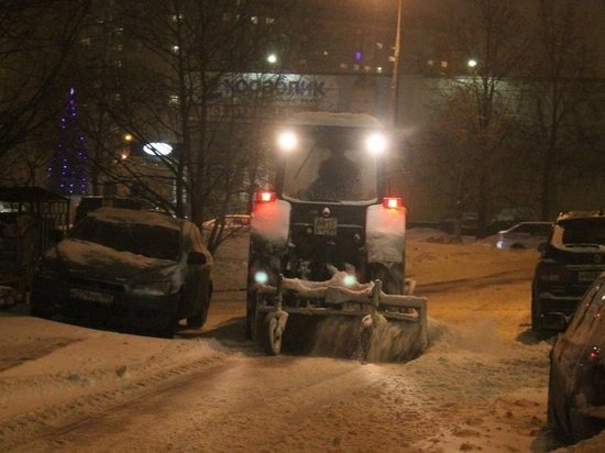 В Москве погиб пешеход, попав под снегоуборочный трактор 