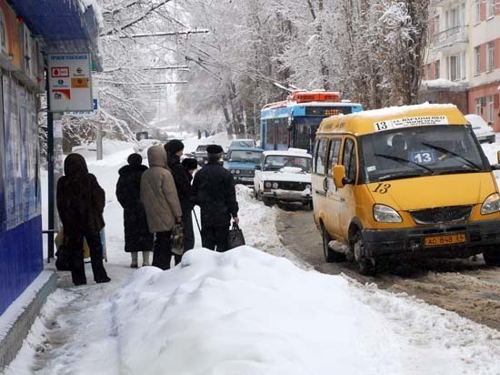 В Саратове предлагают парковаться на Театральной площади В Саратове предлагают парковаться на Театральной площади
