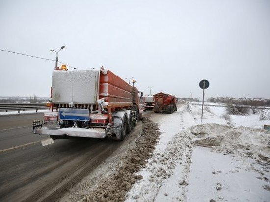 ГИБДД предупреждает о сложной ситуации на трассе из-за снегопада