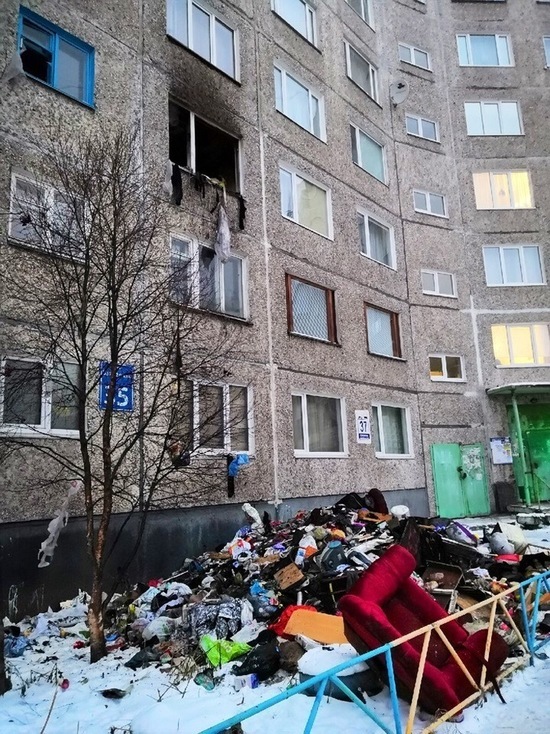 В Мурманске сгорела квартира – помойка
