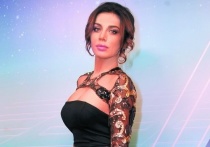 Поп-певица Анна Седокова поделилась в соцсетях новой откровенной фотографией