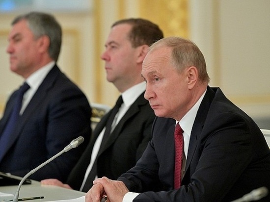 Путин призвал Артамонова личным участием поддержать волонтерство
