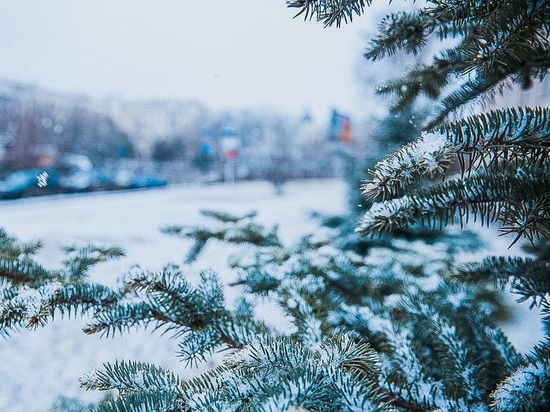В Астрахани пошел снег