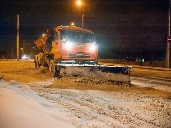 800 кубометров снега вывезли за сутки из Волгограда коммунальщики